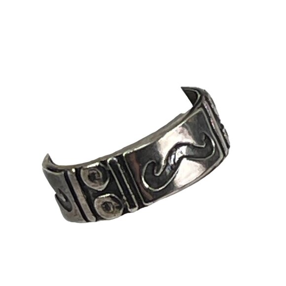 Antique Sterling Silver Tribal Design Band Ring - Picture 7 of 7